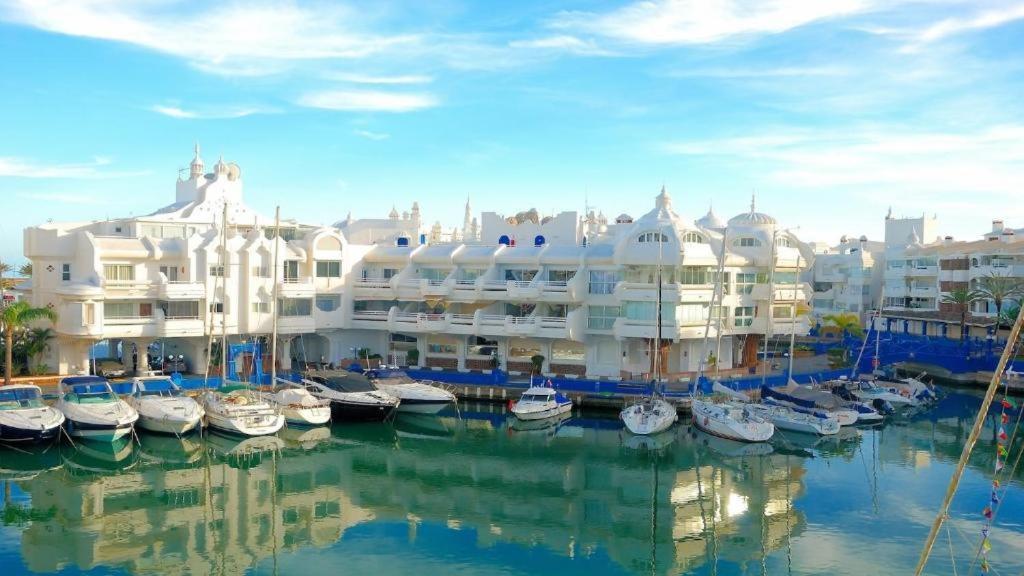 Apartamentos Benalmarina Малага Экстерьер фото